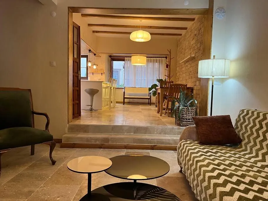 Pinar Villa - Near The Airport And City location